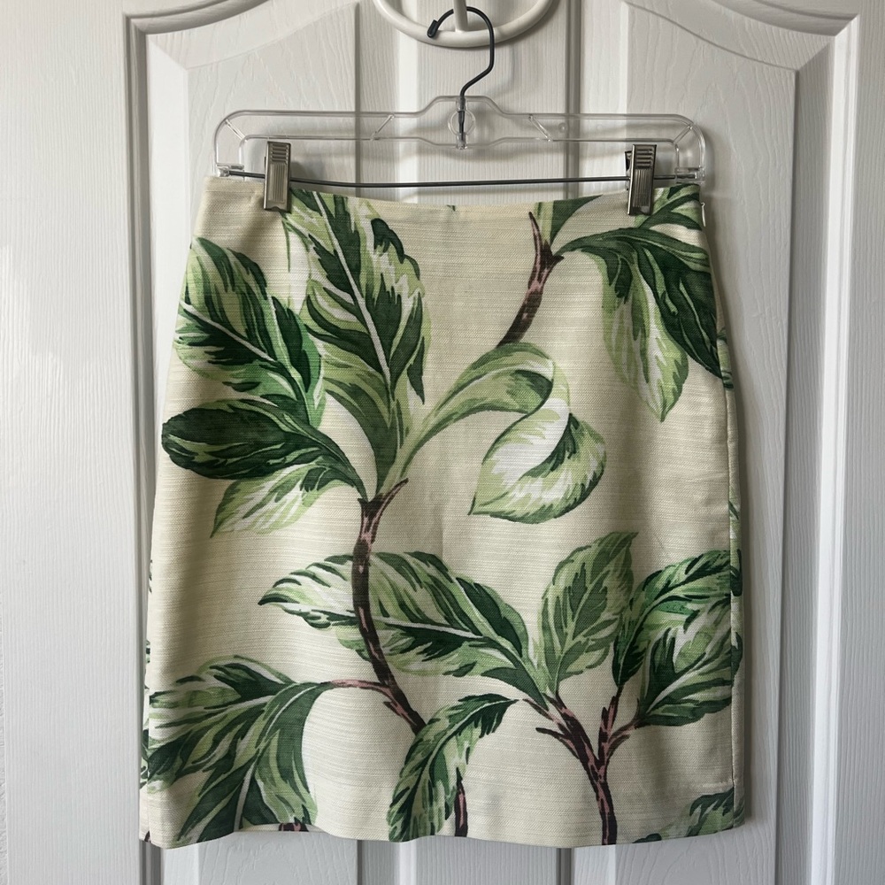 Ann Taylor Green and Cream Leaf Print Skirt